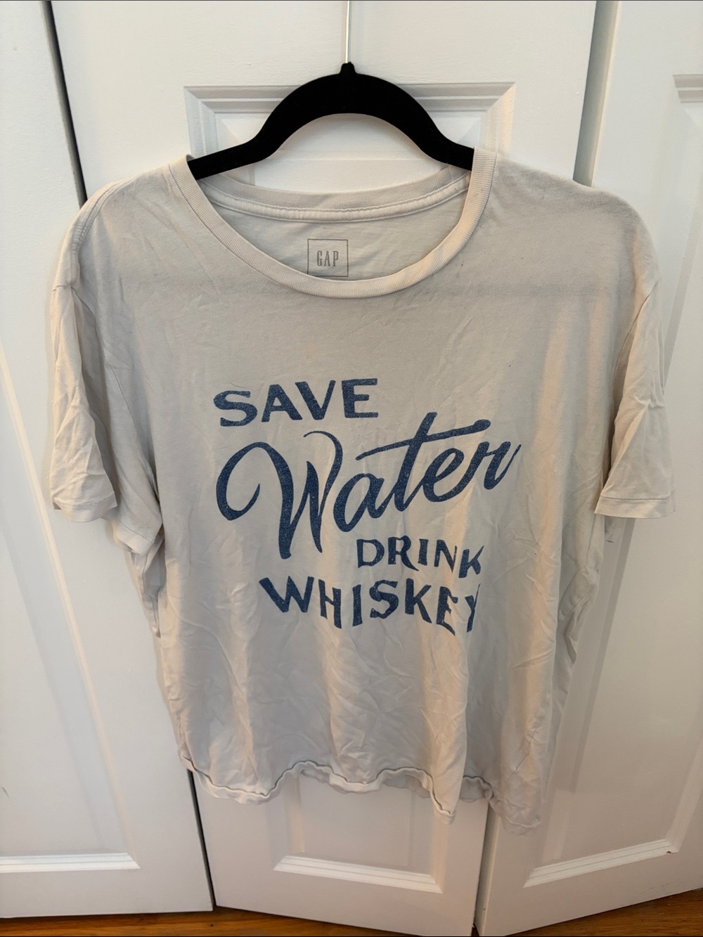 GAP Men's Light Gray Tee with Blue 'Save Water Drink Whiskey' Graphic